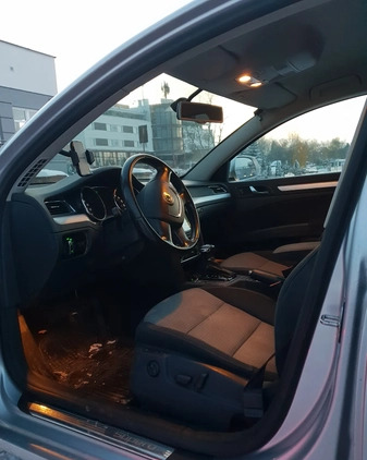 Skoda Superb cena 23500 przebieg: 374135, rok produkcji 2012 z Kielce małe 67